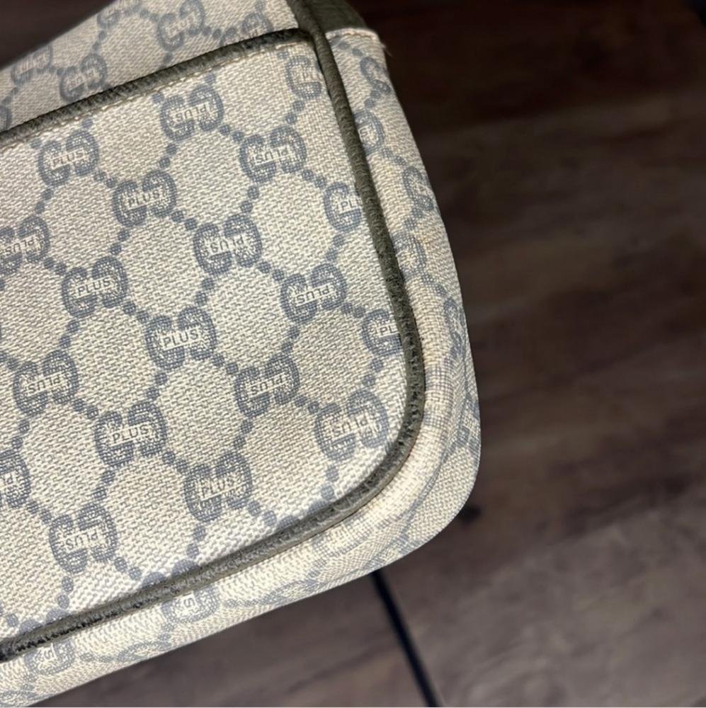 Gucci Plus Authentic Clutch/Wristlet EUC - Picture 8 of 13